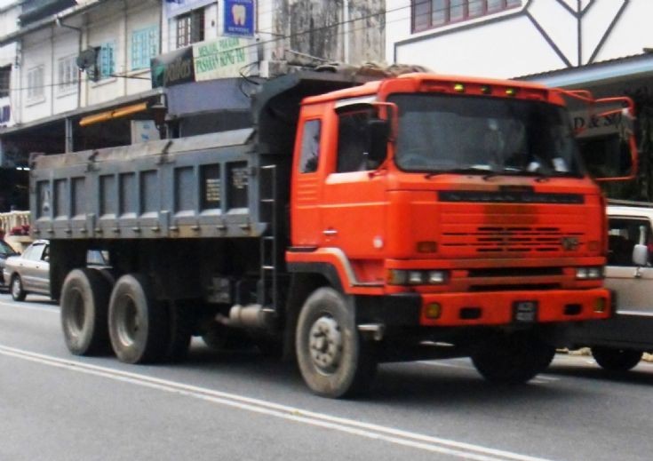 Nissan ck20 dump truck